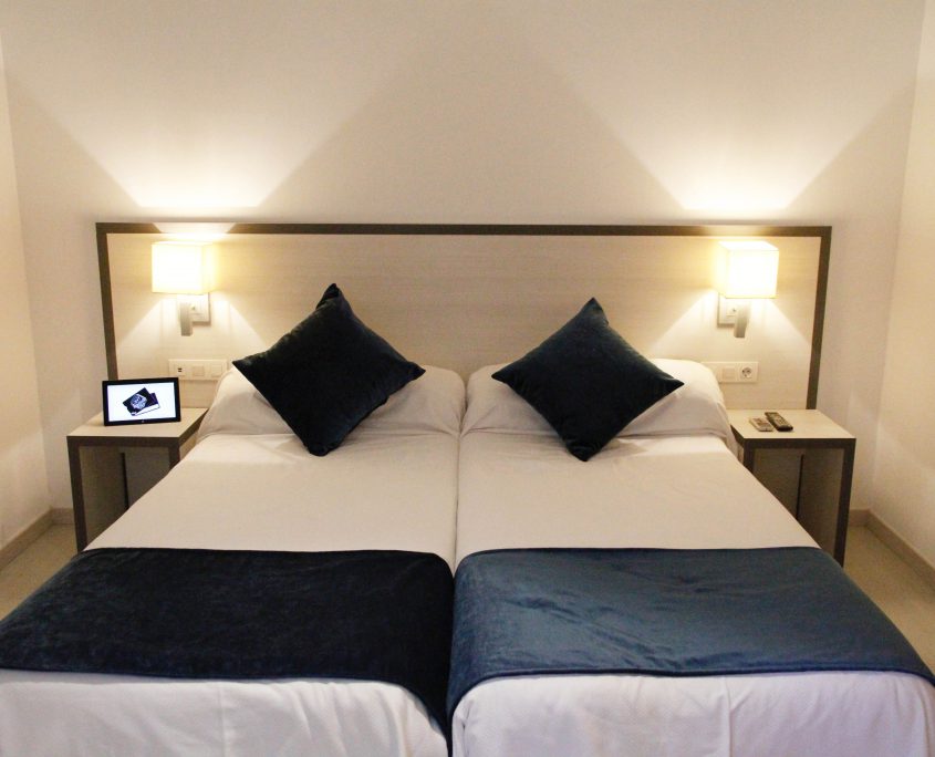 Rooms Parrots Sitges Hotel rooms-parrots-sitges-hotel